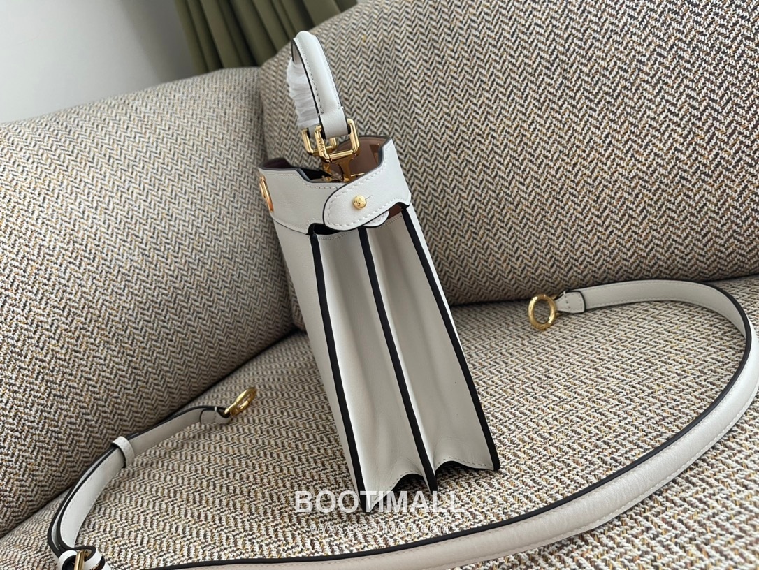 Fendi Peekaboo ISeeU Small Leather Bag 펜디 피카부 아이씨유 스몰 레더 백 27cm 3