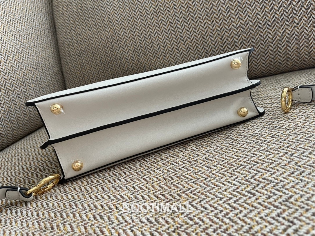 Fendi Peekaboo ISeeU Small Leather Bag 펜디 피카부 아이씨유 스몰 레더 백 27cm 4