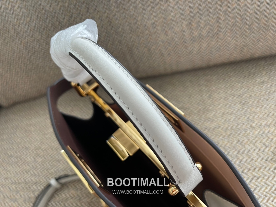 Fendi Peekaboo ISeeU Small Leather Bag 펜디 피카부 아이씨유 스몰 레더 백 27cm 7