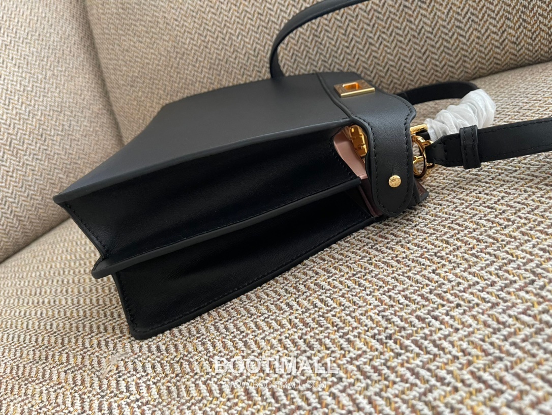 Fendi Peekaboo ISeeU Small Leather Bag 펜디 피카부 아이씨유 스몰 레더 백 27cm 3