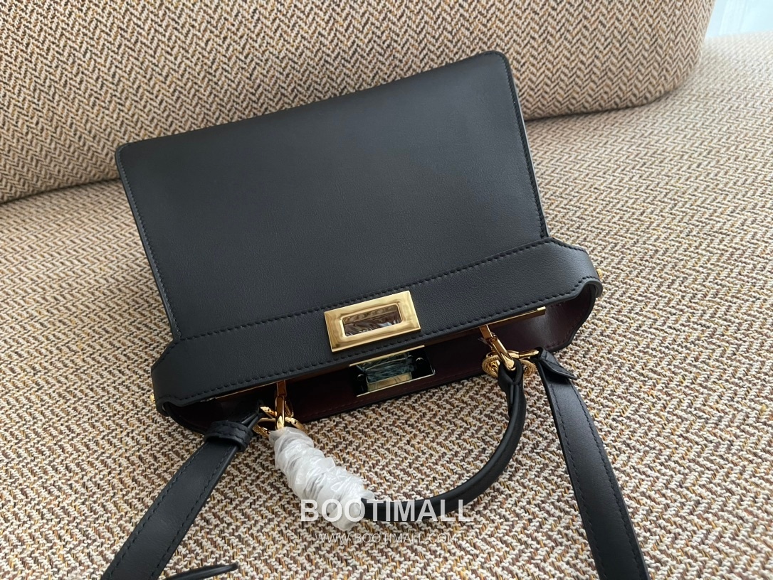 Fendi Peekaboo ISeeU Small Leather Bag 펜디 피카부 아이씨유 스몰 레더 백 27cm 5