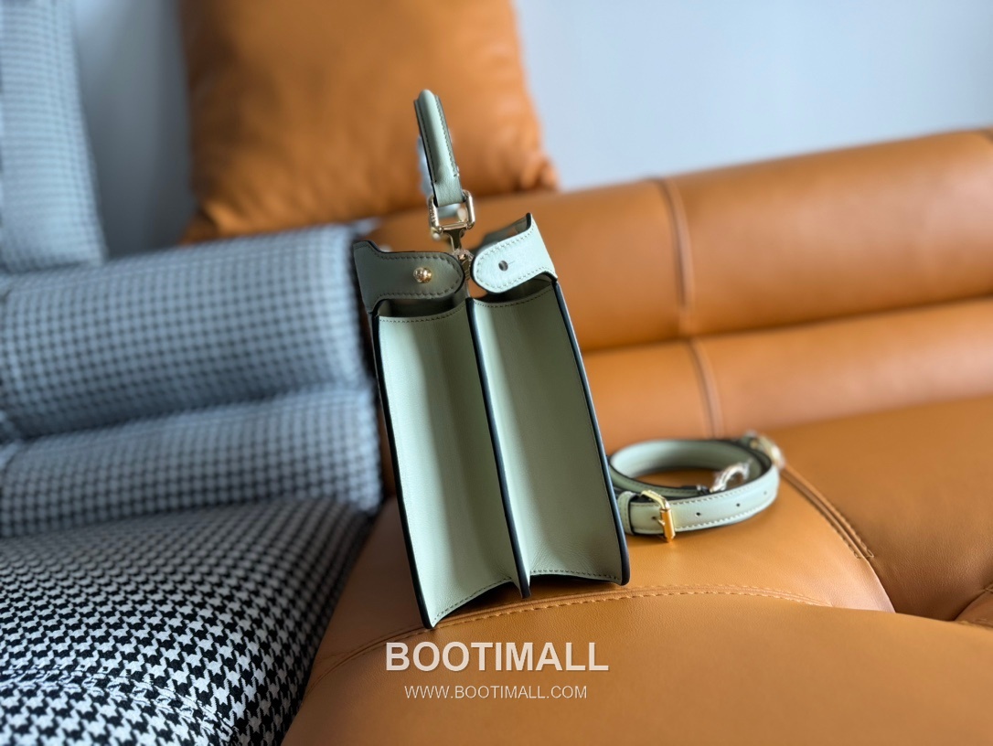 Fendi Peekaboo ISeeU Small Leather Bag 펜디 피카부 아이씨유 스몰 레더 백 27cm 3