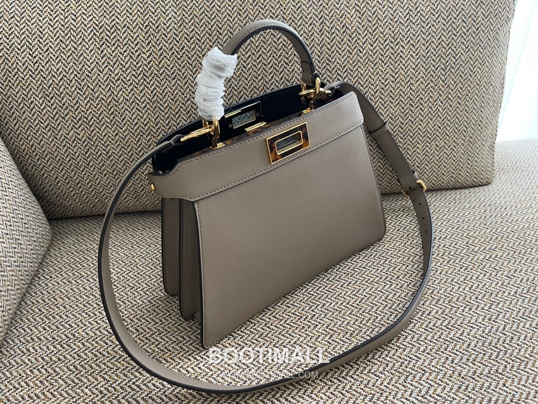 Fendi Peekaboo ISeeU Small Leather Bag 펜디 피카부 아이씨유 스몰 레더 백 27cm 2