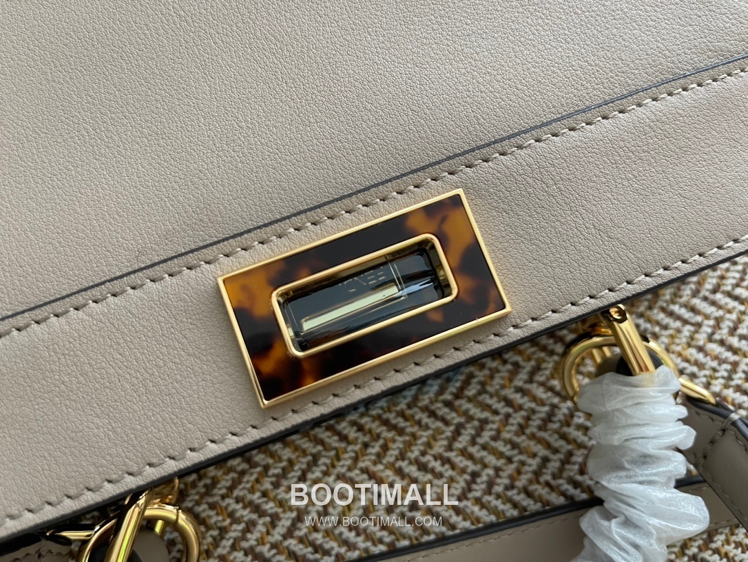 Fendi Peekaboo ISeeU Small Leather Bag 펜디 피카부 아이씨유 스몰 레더 백 27cm 5