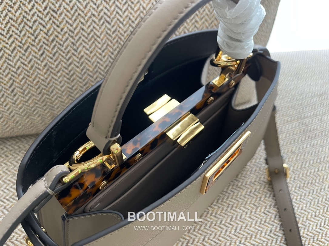 Fendi Peekaboo ISeeU Small Leather Bag 펜디 피카부 아이씨유 스몰 레더 백 27cm 7