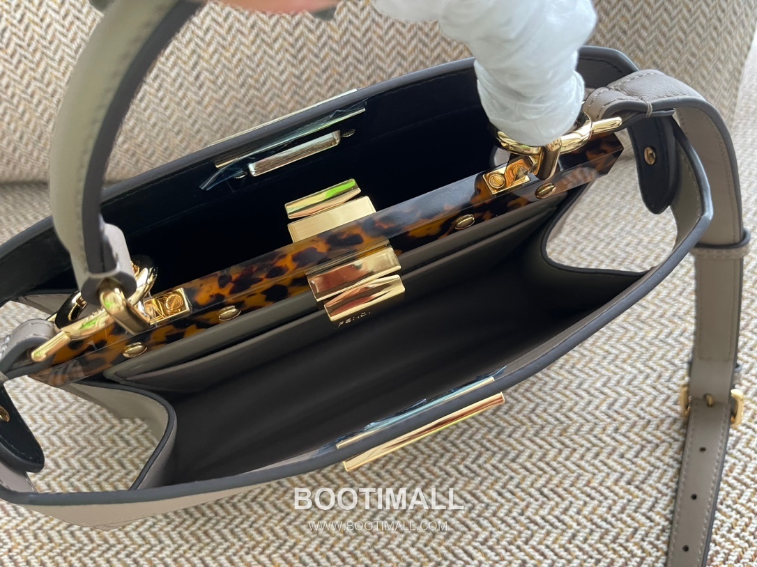 Fendi Peekaboo ISeeU Small Leather Bag 펜디 피카부 아이씨유 스몰 레더 백 27cm 8