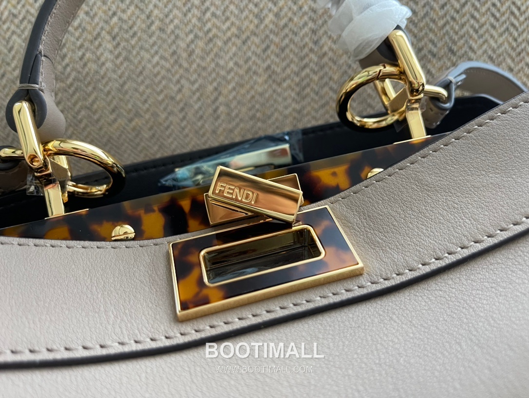 Fendi Peekaboo ISeeU Small Leather Bag 펜디 피카부 아이씨유 스몰 레더 백 27cm 9