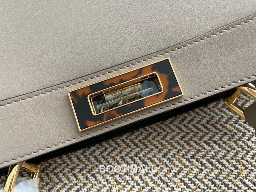 Fendi Peekaboo ISeeU Medium Leather Bag 펜디 피카부 아이씨유 미디엄 레더 백 33cm 6