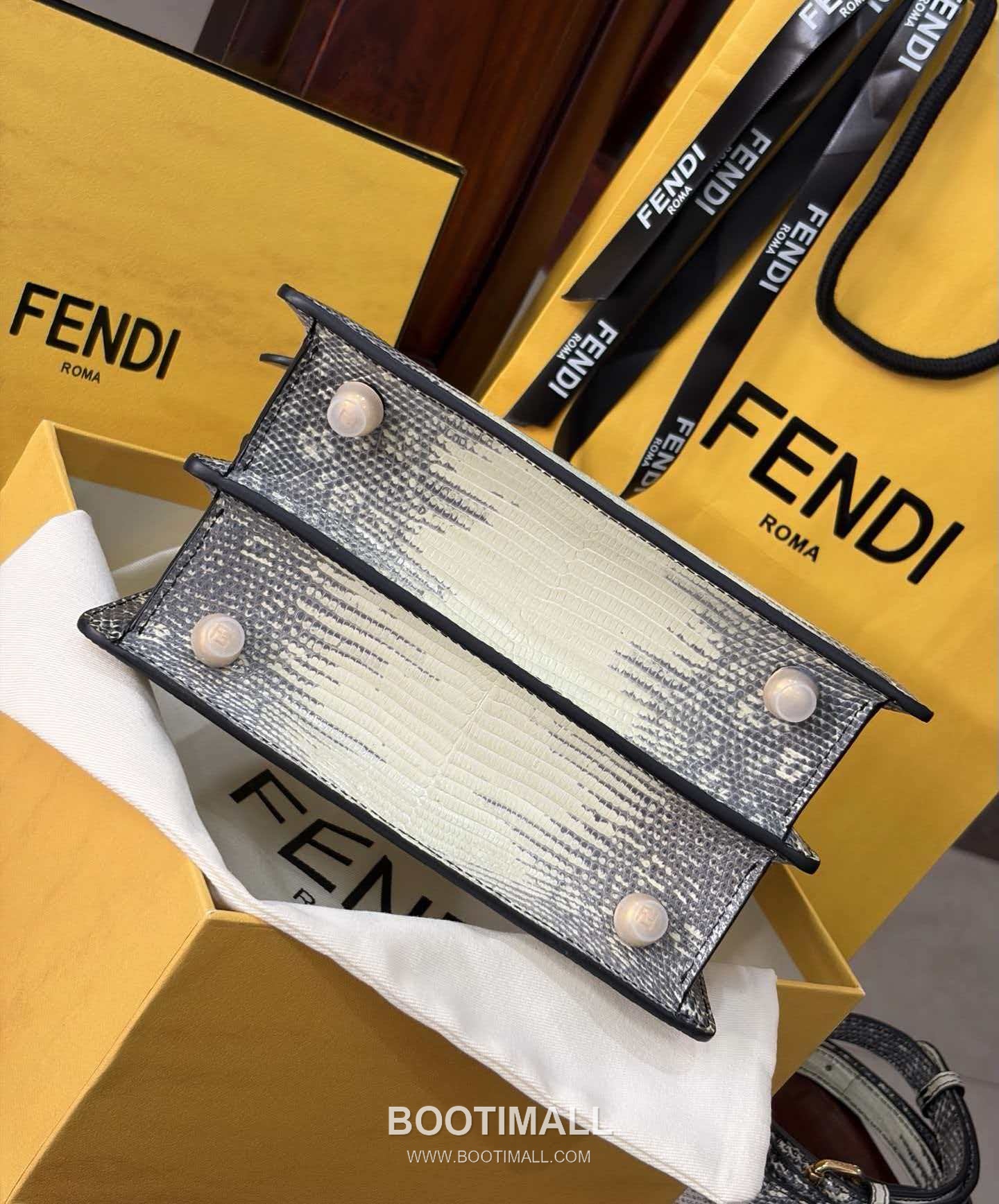 Fendi Peekaboo ISeeU Mini Lizard Leather Bag 펜디 피카부 아이씨유 미니 리자드 레더 백 20cm 5
