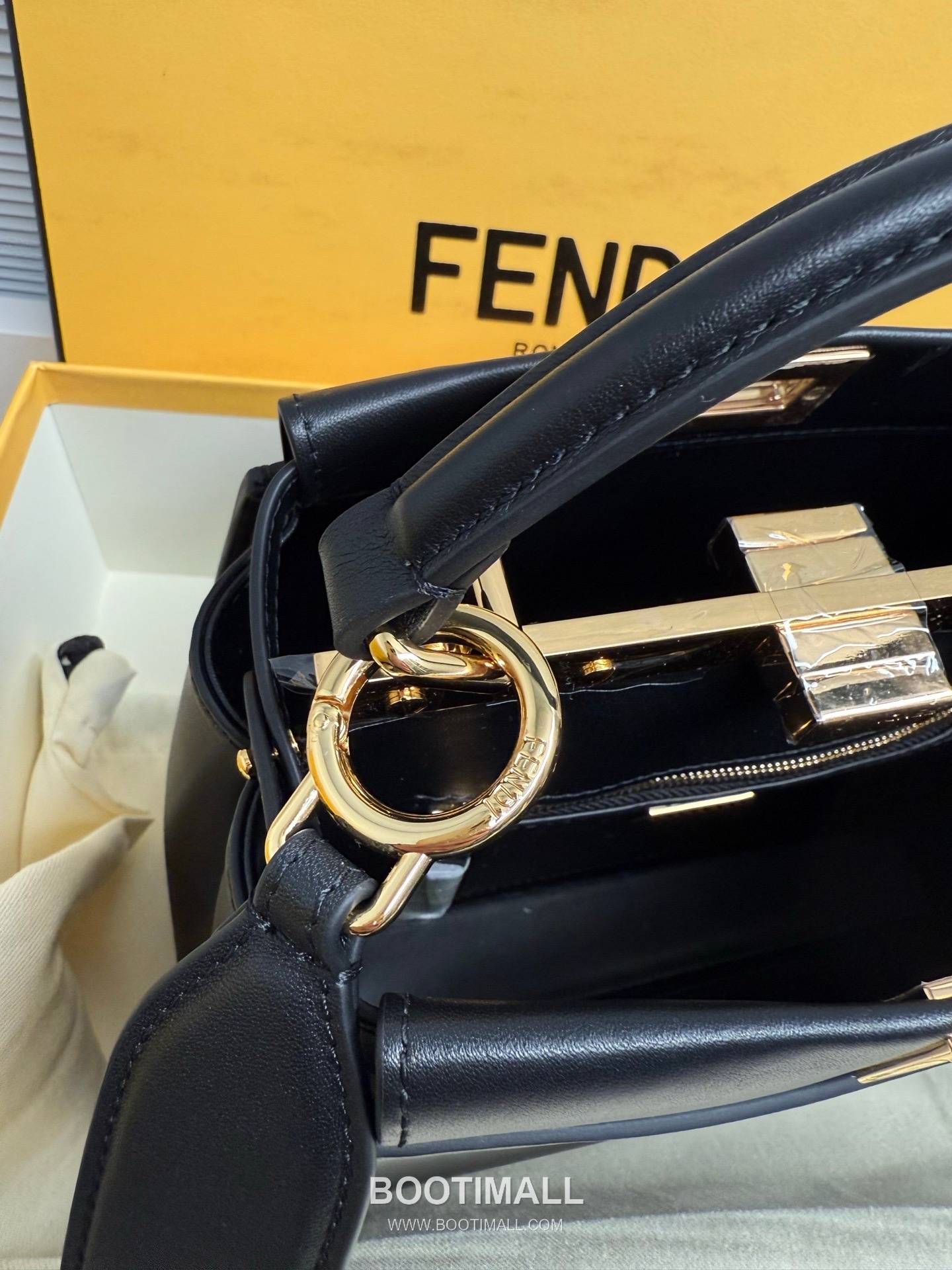 Fendi Peekaboo Small Leather Bag 펜디 피카부 스몰 레더 백 23cm 7