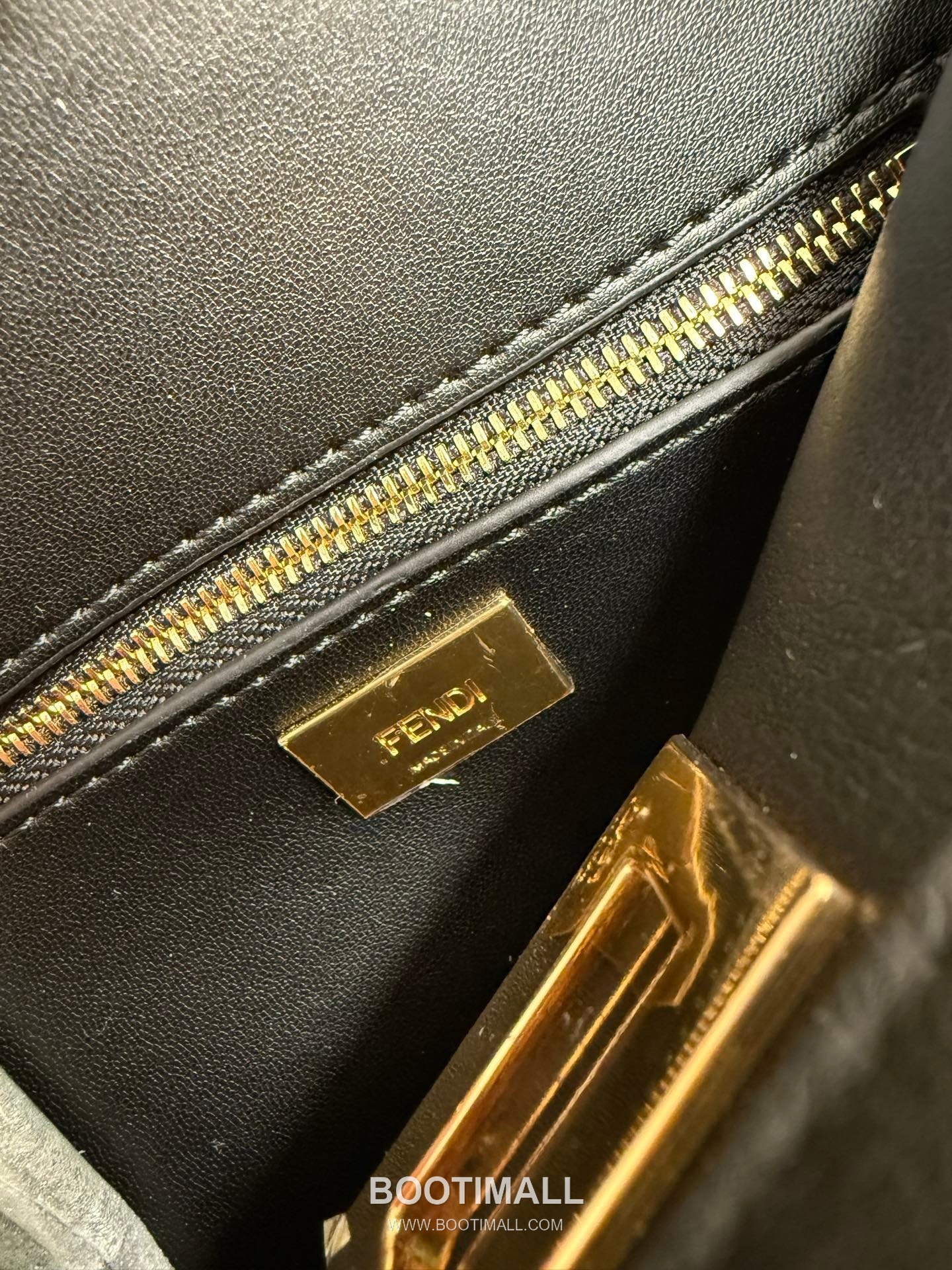 Fendi Peekaboo Small Leather Bag 펜디 피카부 스몰 레더 백 23cm 9