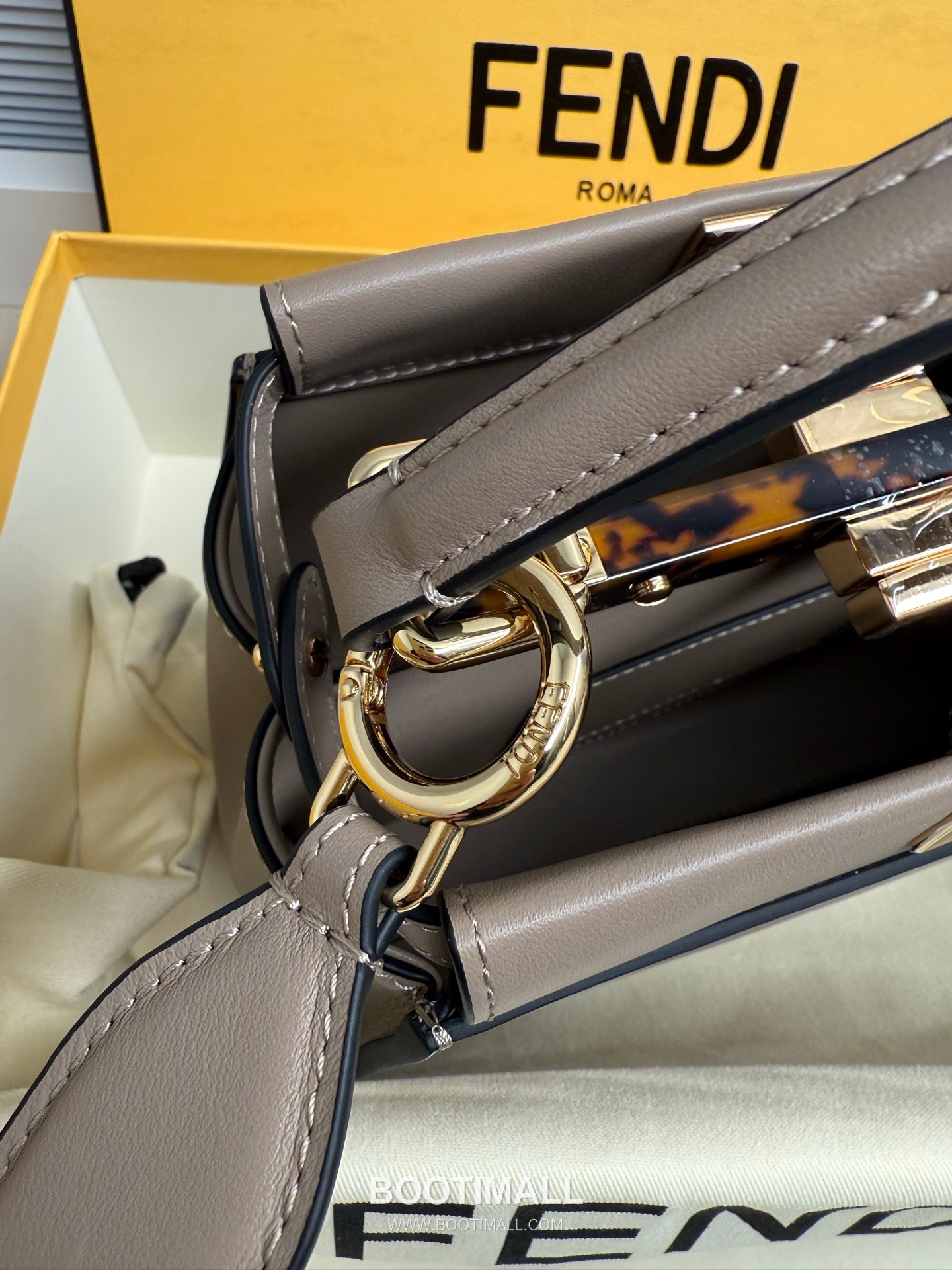 Fendi Peekaboo Small Leather Bag 펜디 피카부 스몰 레더 백 23cm 5