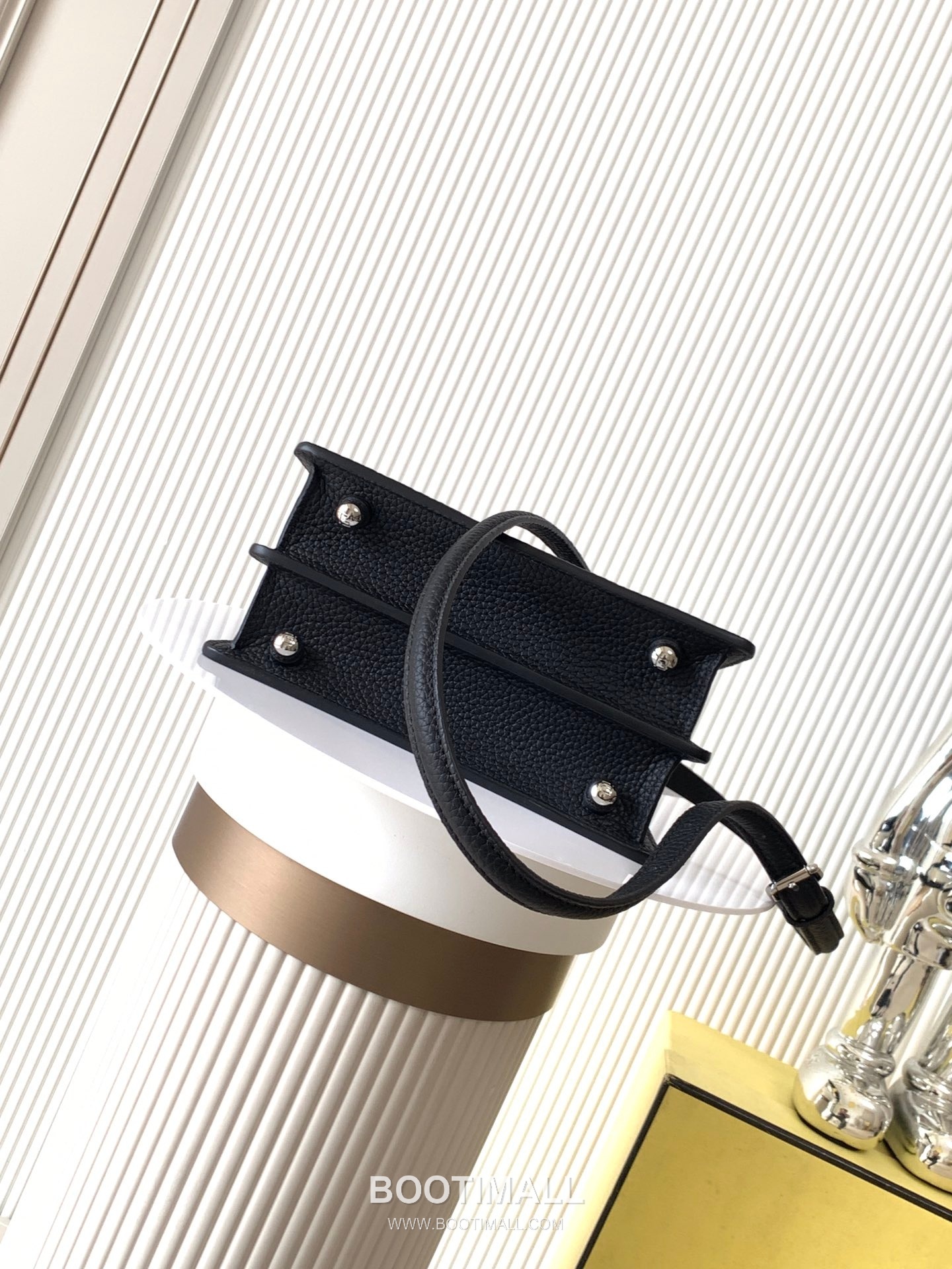 Fendi Peekaboo ISeeU Small Cuoio Romano Leather Bag 펜디 피카부 아이씨유 스몰 쿠오이오 로마노 레더 백 20cm 4