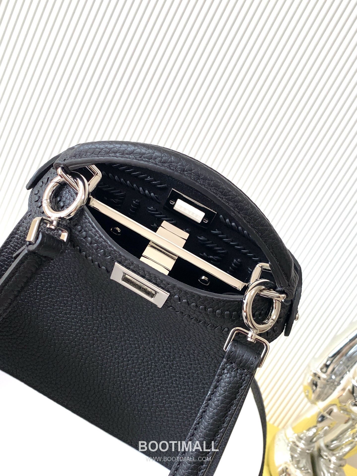 Fendi Peekaboo ISeeU Small Cuoio Romano Leather Bag 펜디 피카부 아이씨유 스몰 쿠오이오 로마노 레더 백 20cm 5