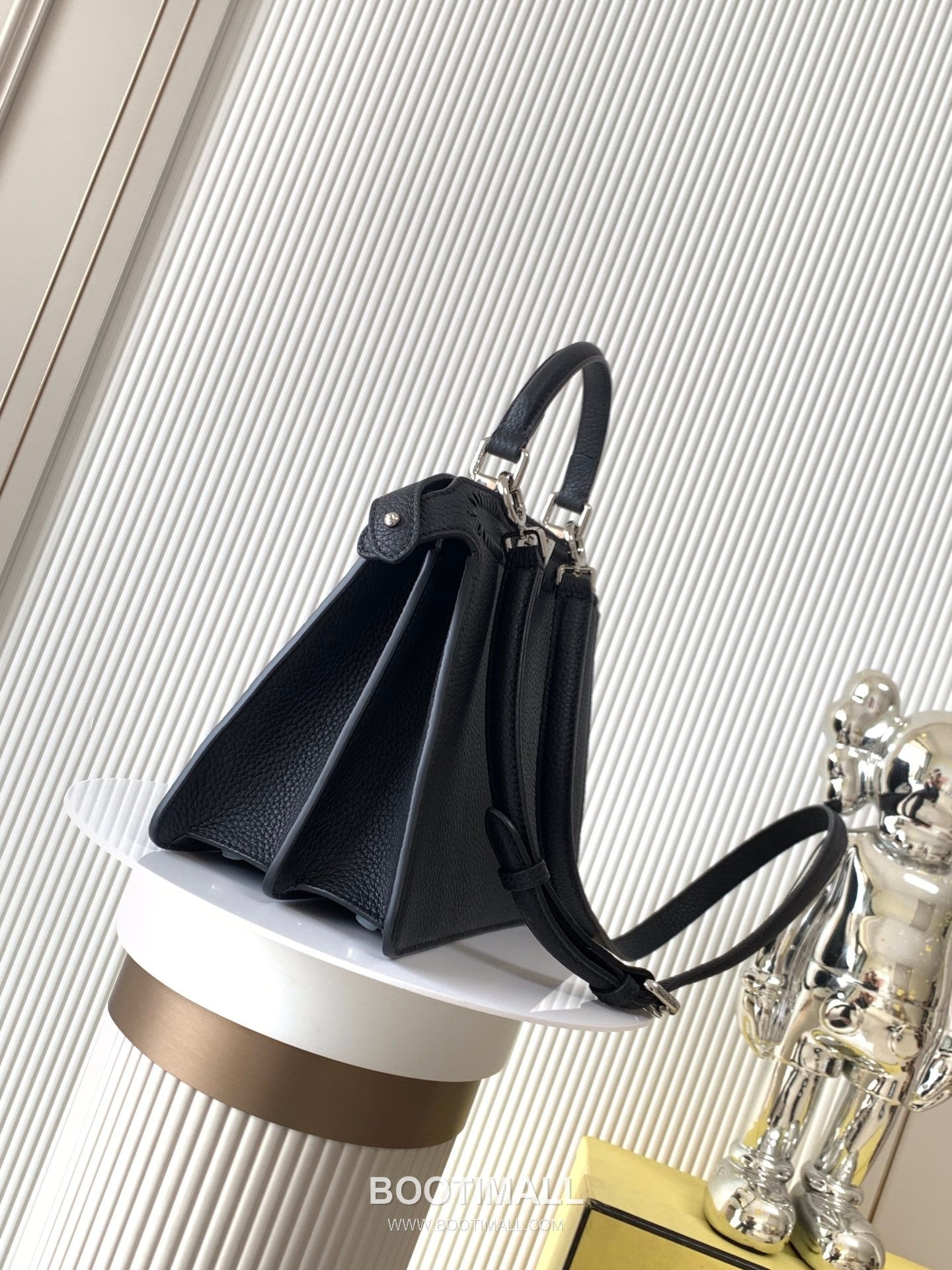 Fendi Peekaboo ISeeU Medium Cuoio Romano Leather Bag 펜디 피카부 아이씨유 미디엄 쿠오이오 로마노 레더 백 27cm 3