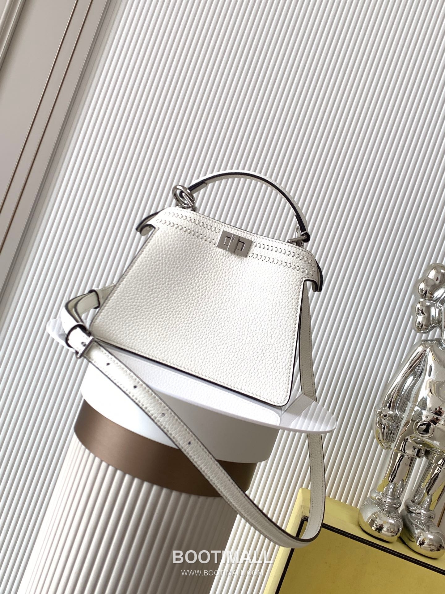 Fendi Peekaboo ISeeU Small Cuoio Romano Leather Bag 펜디 피카부 아이씨유 스몰 쿠오이오 로마노 레더 백 20cm 2