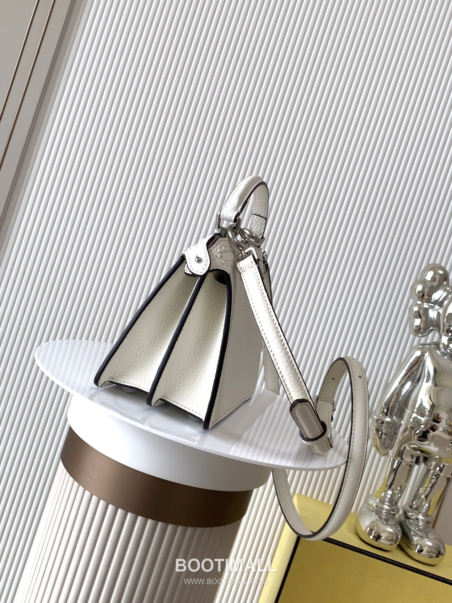 Fendi Peekaboo ISeeU Small Cuoio Romano Leather Bag 펜디 피카부 아이씨유 스몰 쿠오이오 로마노 레더 백 20cm 3