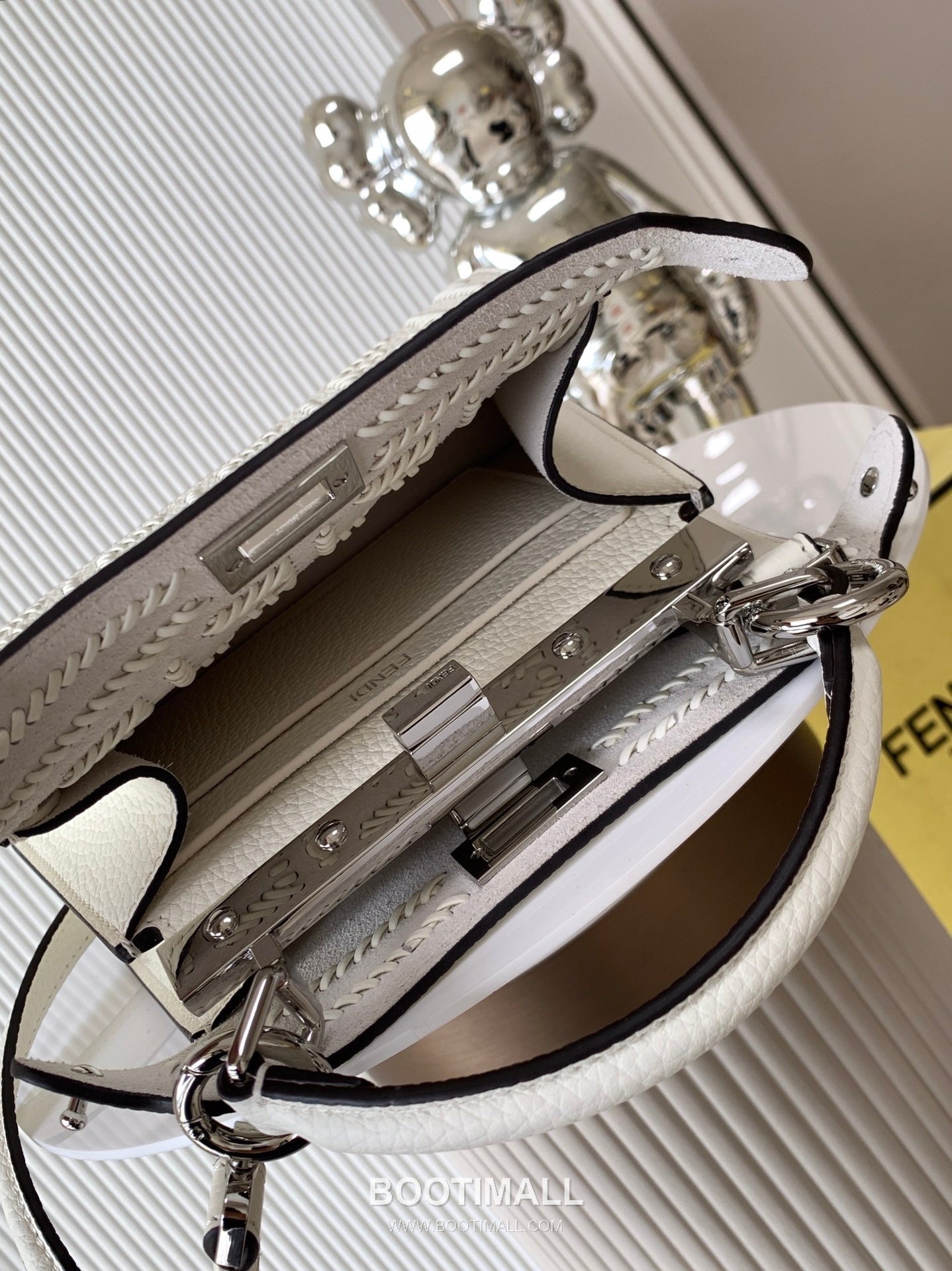 Fendi Peekaboo ISeeU Small Cuoio Romano Leather Bag 펜디 피카부 아이씨유 스몰 쿠오이오 로마노 레더 백 20cm 5