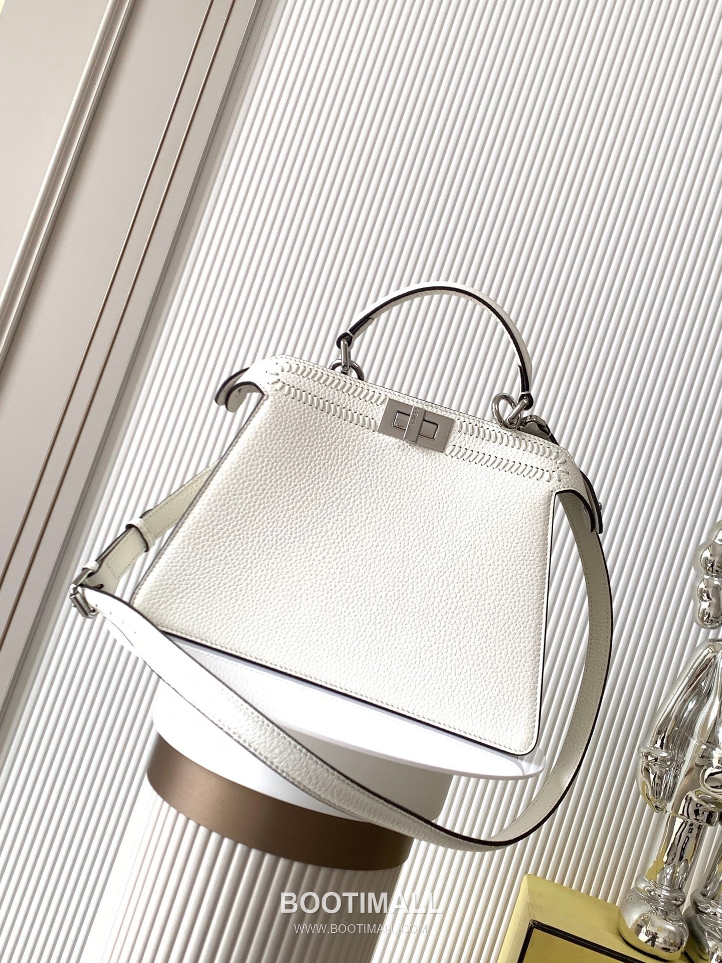 Fendi Peekaboo ISeeU Medium Cuoio Romano Leather Bag 펜디 피카부 아이씨유 미디엄 쿠오이오 로마노 레더 백 27cm 2