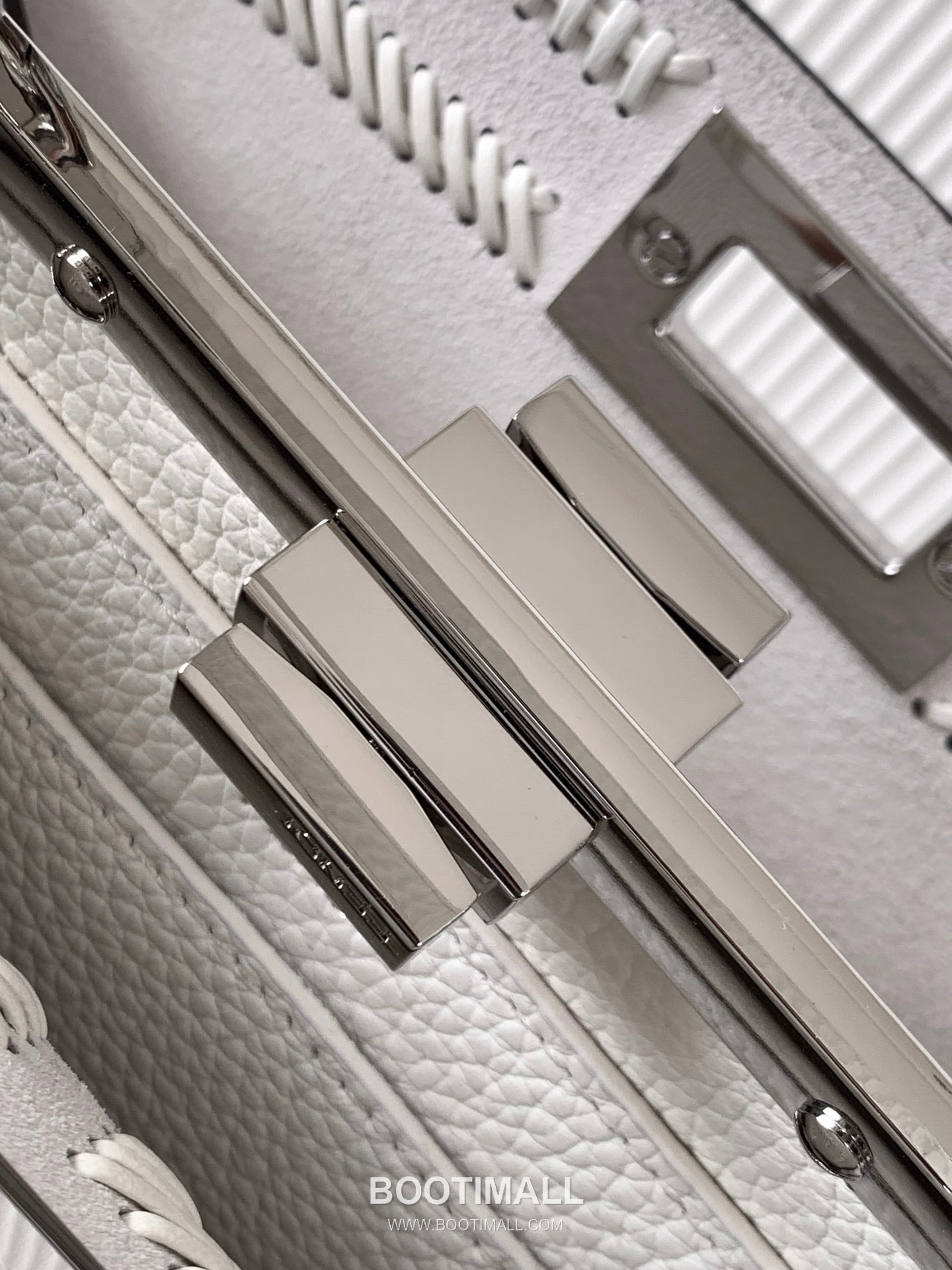 Fendi Peekaboo ISeeU Medium Cuoio Romano Leather Bag 펜디 피카부 아이씨유 미디엄 쿠오이오 로마노 레더 백 27cm 5