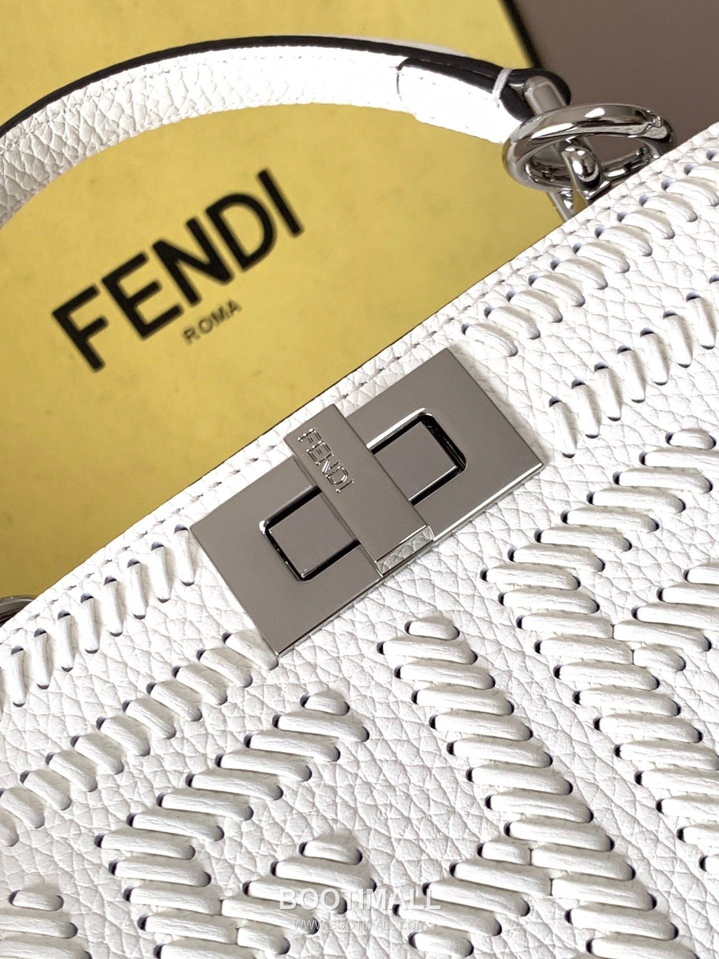 Fendi Peekaboo ISeeU Medium Cuoio Romano Leather Bag 펜디 피카부 아이씨유 미디엄 쿠오이오 로마노 레더 백 27cm 9