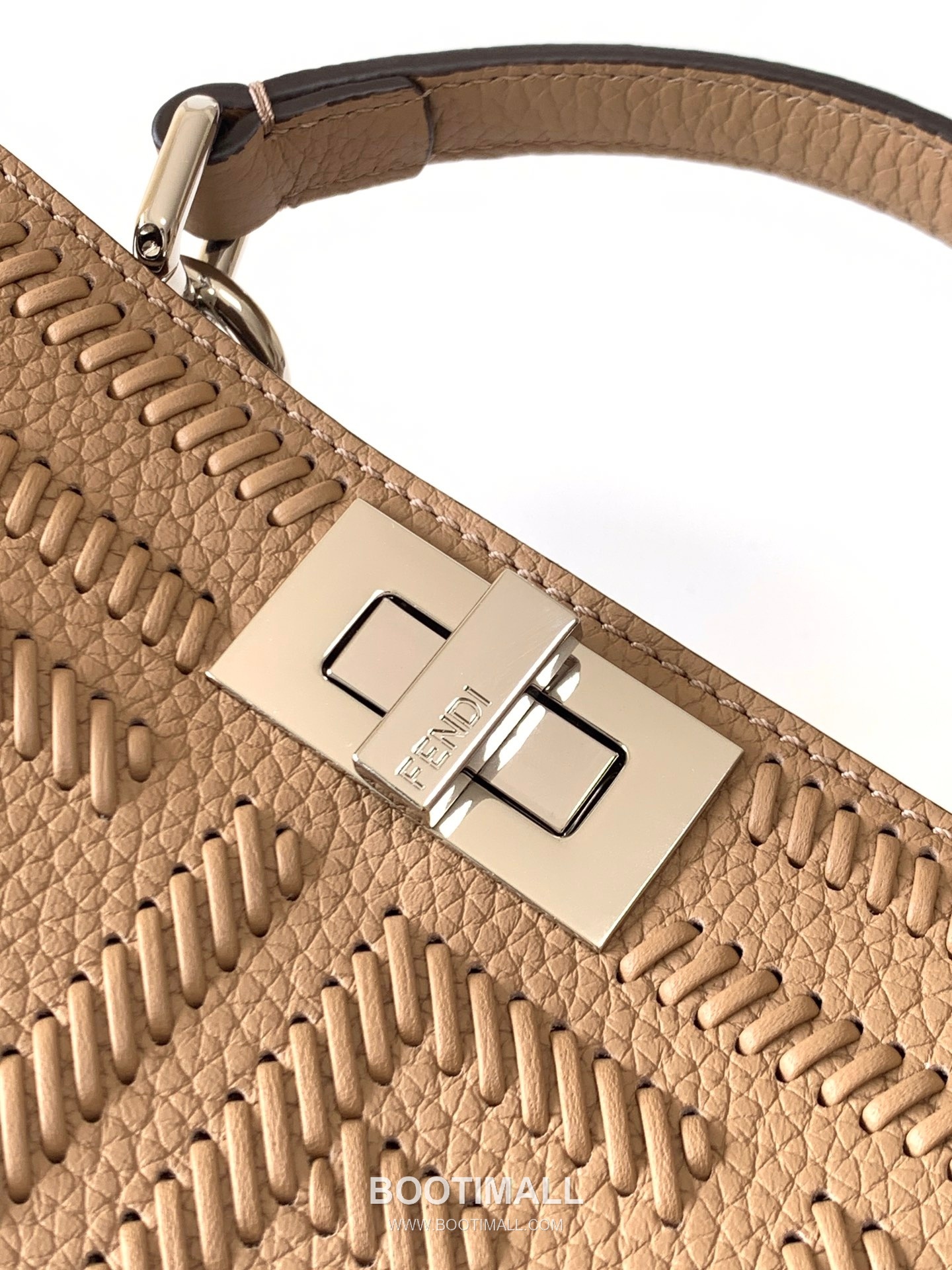 Fendi Peekaboo ISeeU Medium Cuoio Romano Leather Bag 펜디 피카부 아이씨유 미디엄 쿠오이오 로마노 레더 백 27cm 6