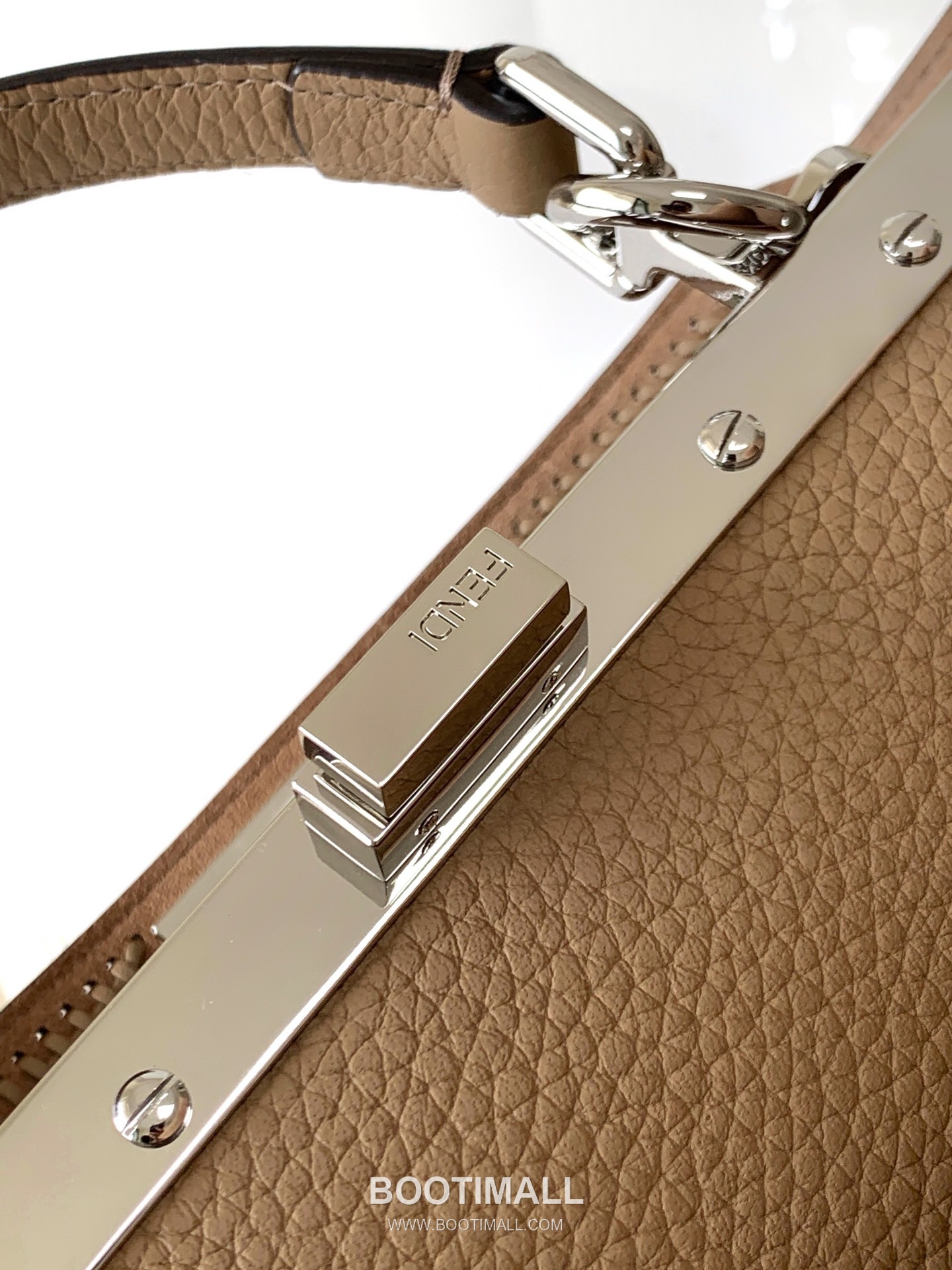 Fendi Peekaboo ISeeU Medium Cuoio Romano Leather Bag 펜디 피카부 아이씨유 미디엄 쿠오이오 로마노 레더 백 27cm 7