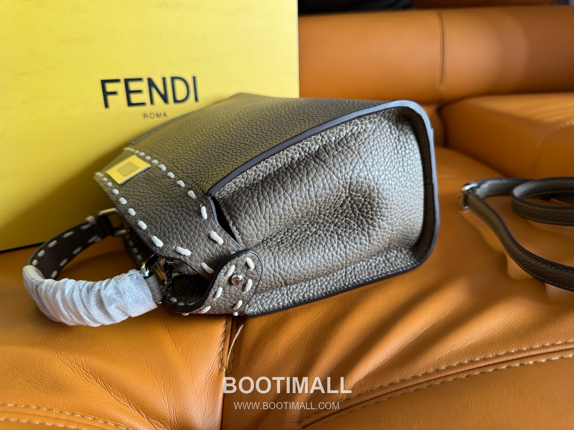 Fendi Peekaboo Small Full Grain Leather Bag 펜디 피카부 스몰 풀그레인 레더 백 23cm 3