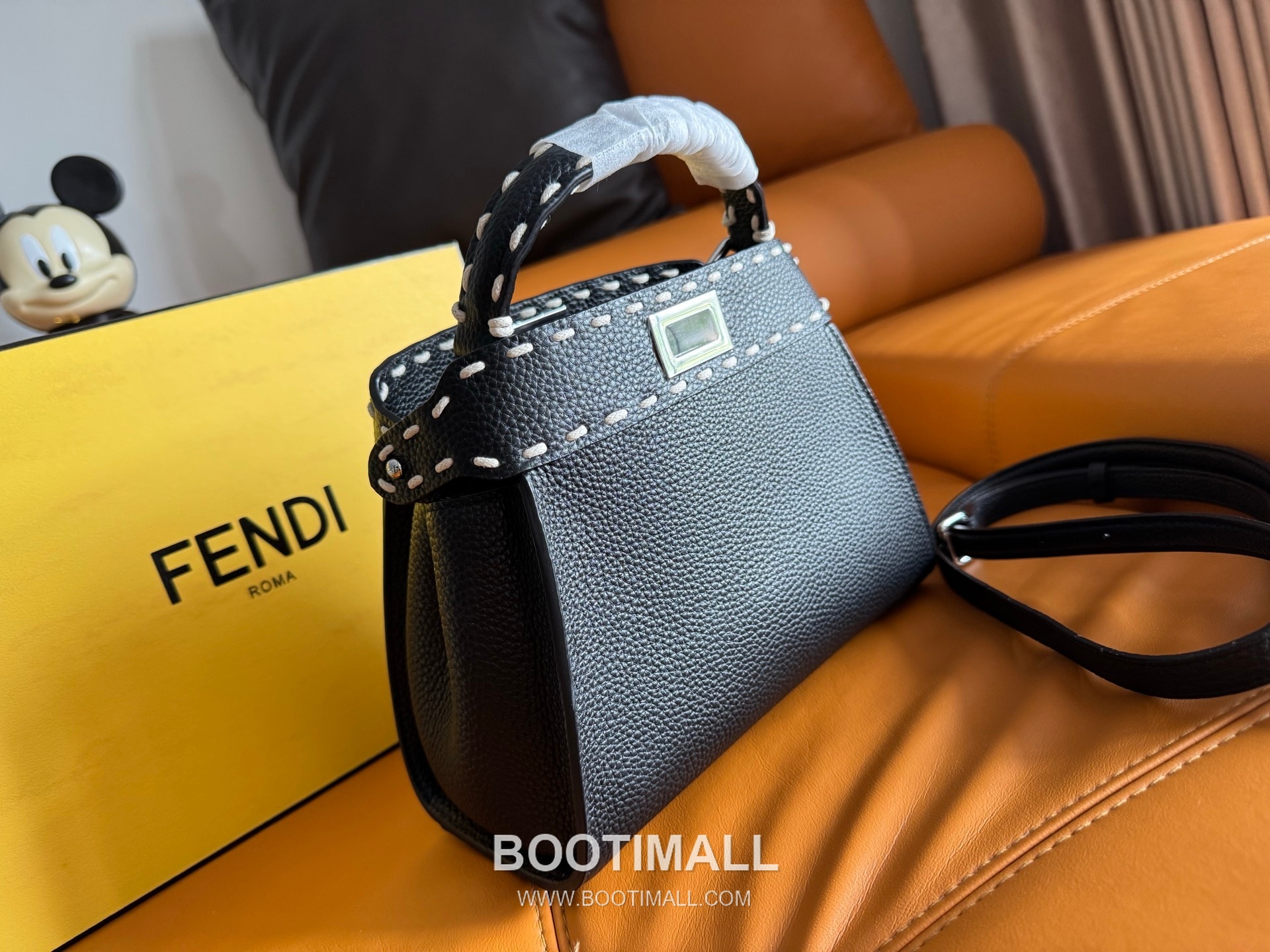 Fendi Peekaboo Small Full Grain Leather Bag 펜디 피카부 스몰 풀그레인 레더 백 23cm 2