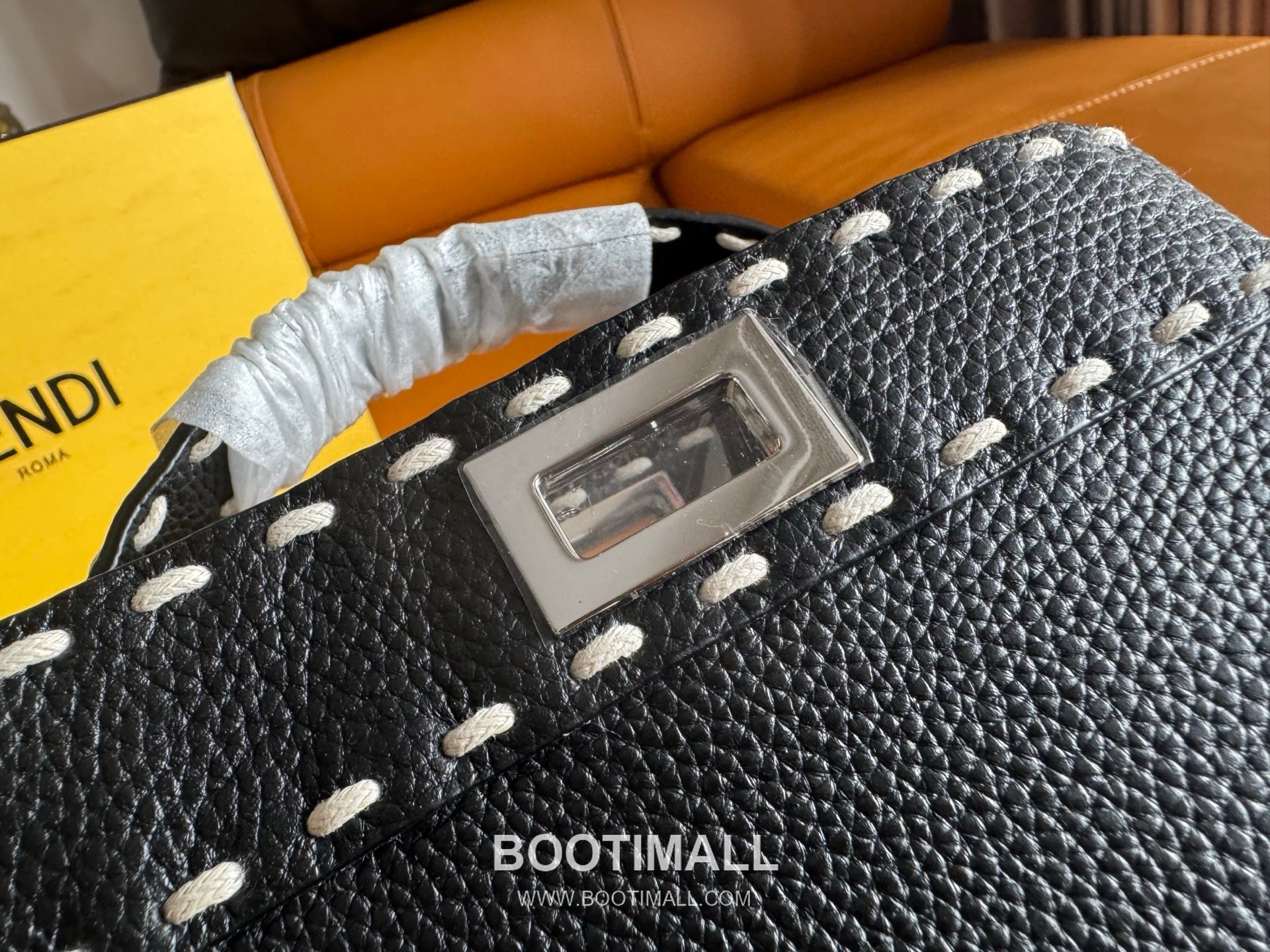 Fendi Peekaboo Small Full Grain Leather Bag 펜디 피카부 스몰 풀그레인 레더 백 23cm 5