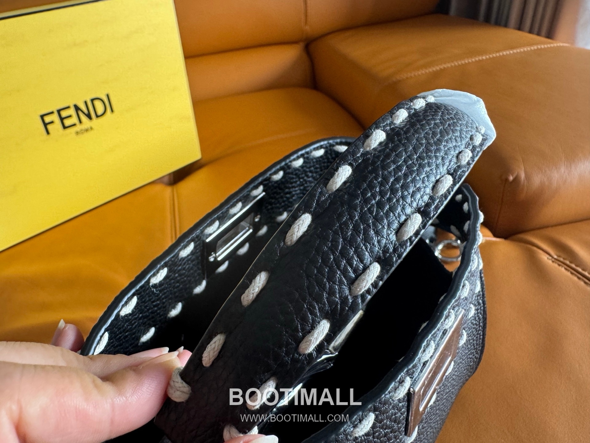 Fendi Peekaboo Small Full Grain Leather Bag 펜디 피카부 스몰 풀그레인 레더 백 23cm 6