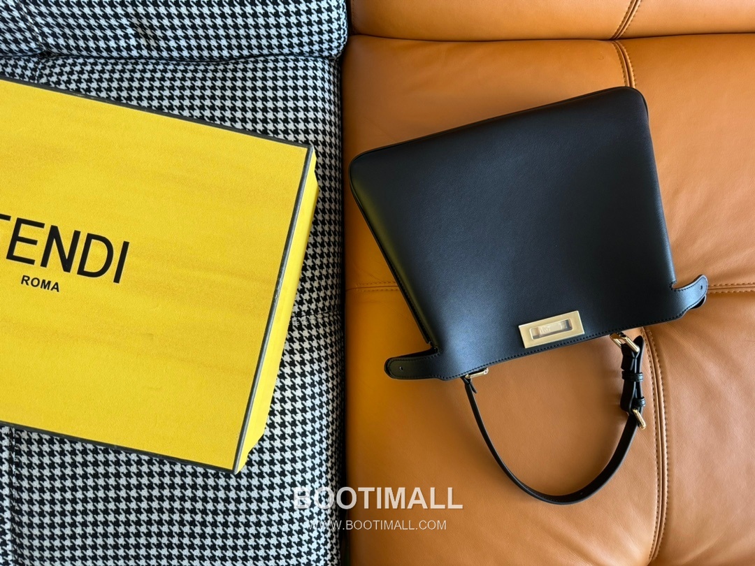 Fendi Peekaboo Soft Medium Calfskin Leather Bag 펜디 피카부 소프트 미디엄 카프스킨 레더 백 33cm 9