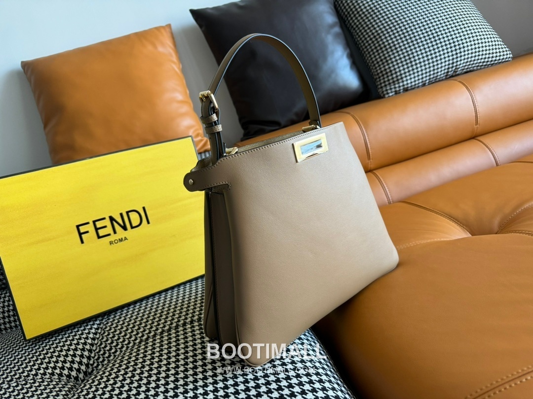 Fendi Peekaboo Soft Medium Calfskin Leather Bag 펜디 피카부 소프트 미디엄 카프스킨 레더 백 33cm 3