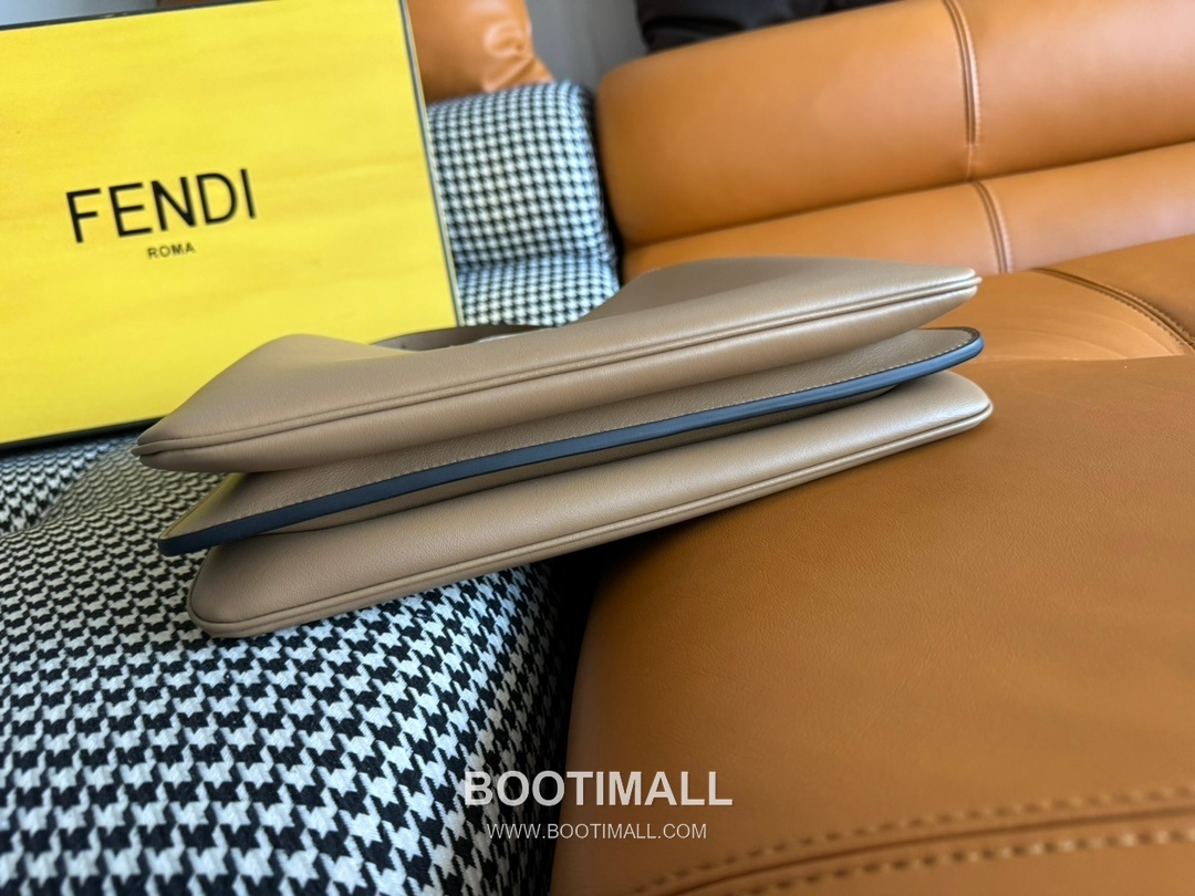 Fendi Peekaboo Soft Medium Calfskin Leather Bag 펜디 피카부 소프트 미디엄 카프스킨 레더 백 33cm 4