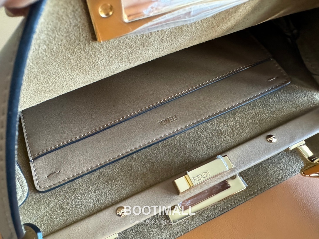Fendi Peekaboo Soft Medium Calfskin Leather Bag 펜디 피카부 소프트 미디엄 카프스킨 레더 백 33cm 6