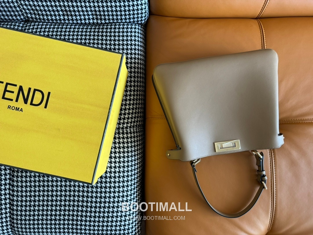 Fendi Peekaboo Soft Medium Calfskin Leather Bag 펜디 피카부 소프트 미디엄 카프스킨 레더 백 33cm 9
