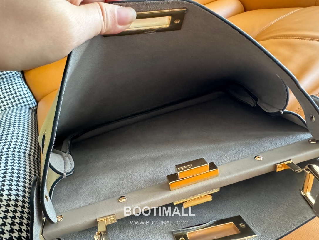 Fendi Peekaboo Soft Medium Calfskin Leather Bag 펜디 피카부 소프트 미디엄 카프스킨 레더 백 33cm 8