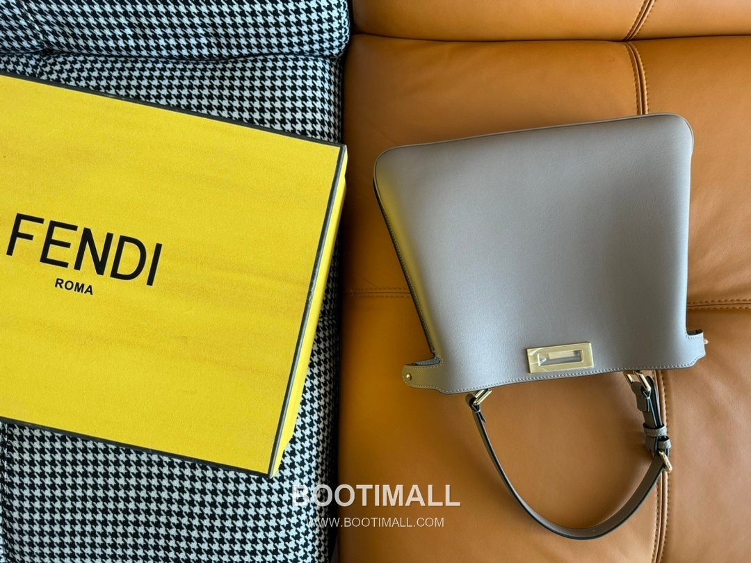 Fendi Peekaboo Soft Medium Calfskin Leather Bag 펜디 피카부 소프트 미디엄 카프스킨 레더 백 33cm 9