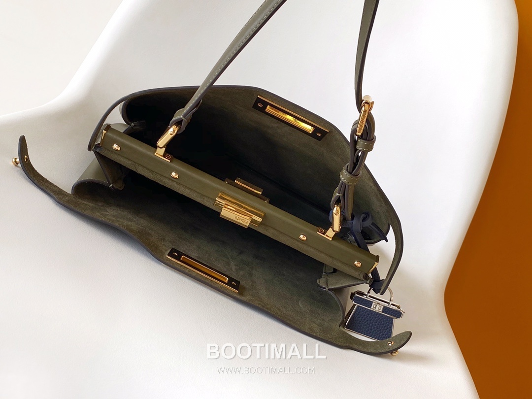 Fendi Peekaboo Soft Medium Calfskin Leather Bag 펜디 피카부 소프트 미디엄 카프스킨 레더 백 33cm 6