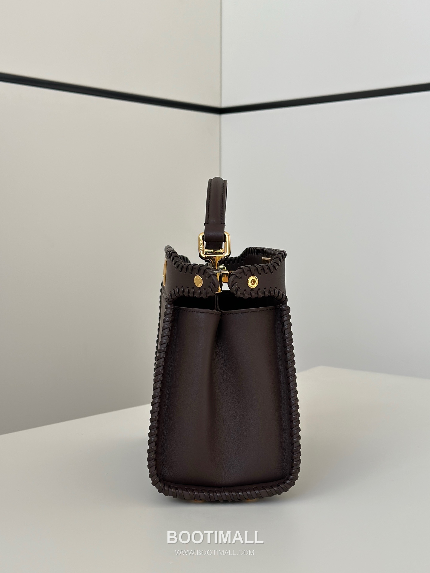 Fendi Peekaboo Small Calfskin Leather Bag 펜디 피카부 스몰 카프스킨 레더 백 23cm 3