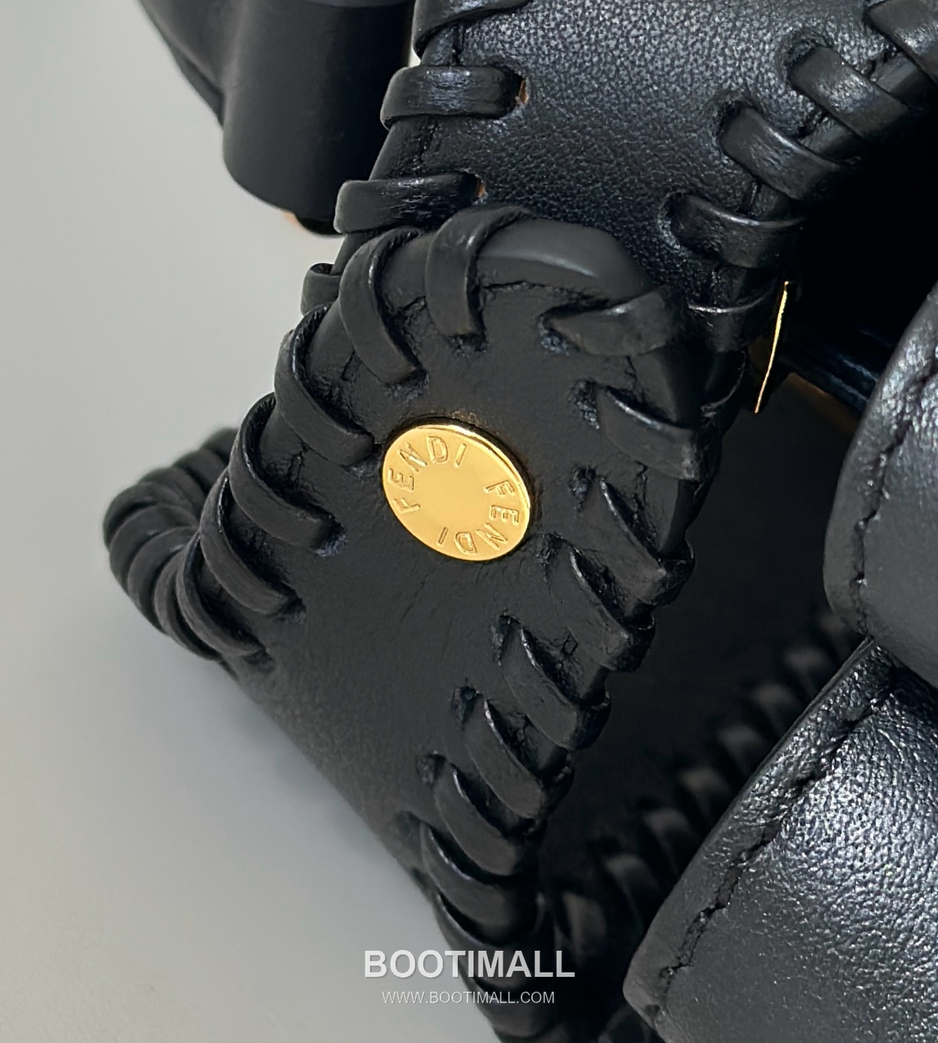 Fendi Peekaboo Small Calfskin Leather Bag 펜디 피카부 스몰 카프스킨 레더 백 23cm 5