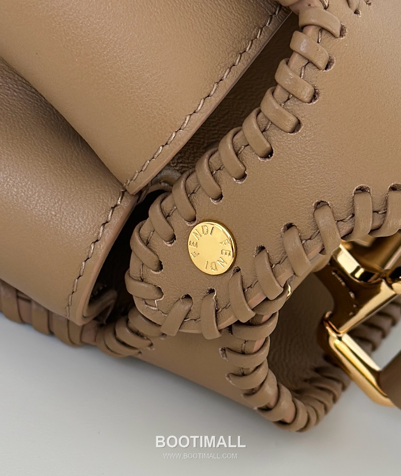 Fendi Peekaboo Small Calfskin Leather Bag 펜디 피카부 스몰 카프스킨 레더 백 23cm 4