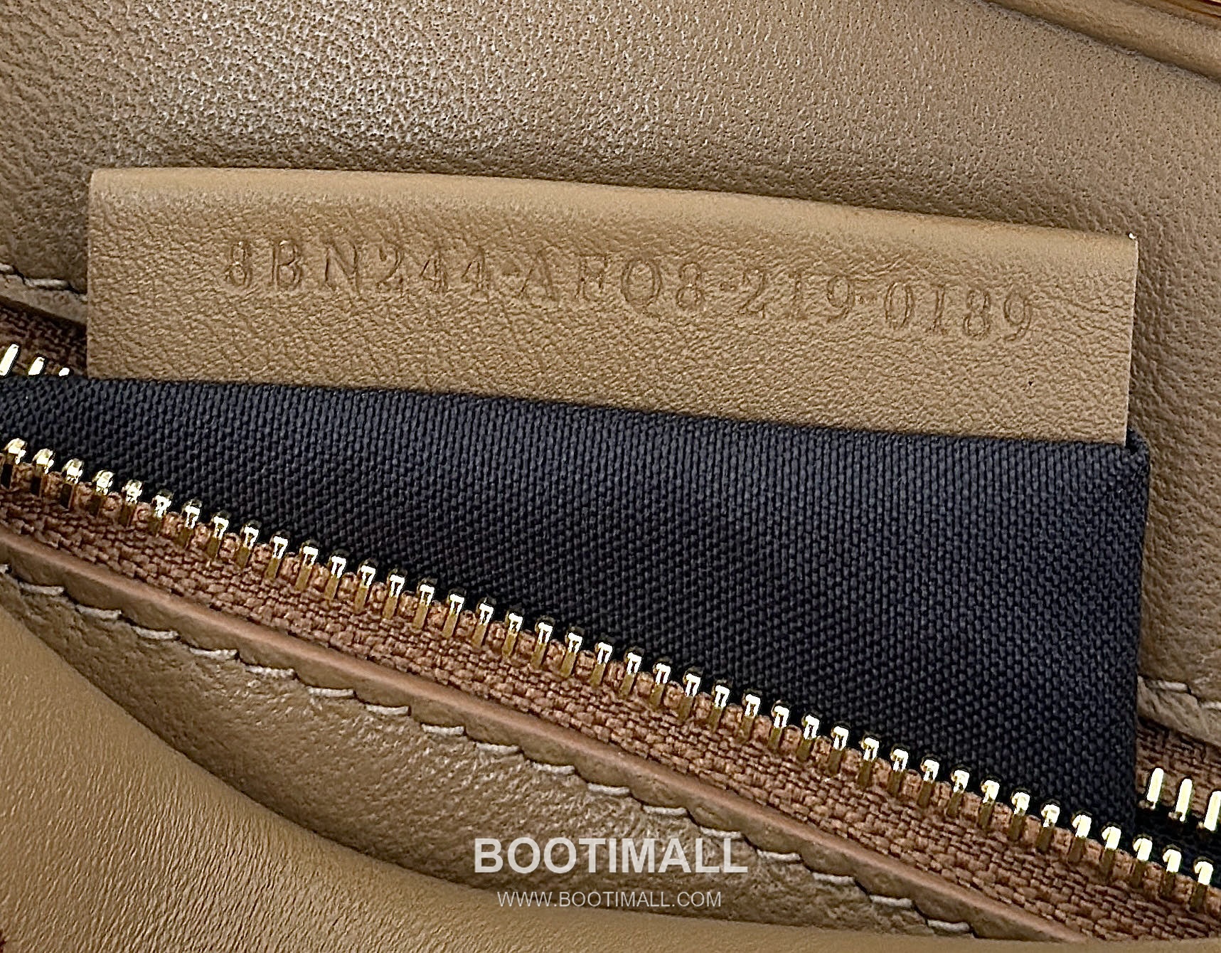 Fendi Peekaboo Small Calfskin Leather Bag 펜디 피카부 스몰 카프스킨 레더 백 23cm 7