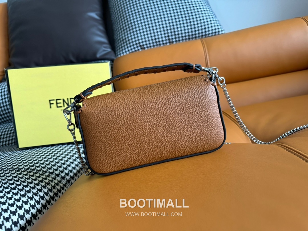 Fendi Baguette Mini Cuoio Romano Leather Bag 펜디 바게트 미니 쿠오이오 로마노 레더 백 20cm 4