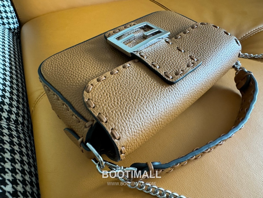 Fendi Baguette Mini Cuoio Romano Leather Bag 펜디 바게트 미니 쿠오이오 로마노 레더 백 20cm 7
