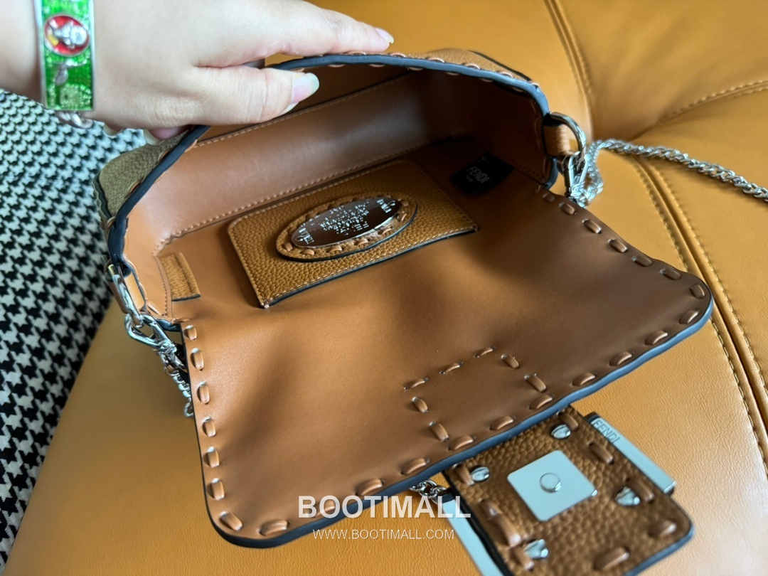 Fendi Baguette Mini Cuoio Romano Leather Bag 펜디 바게트 미니 쿠오이오 로마노 레더 백 20cm 8