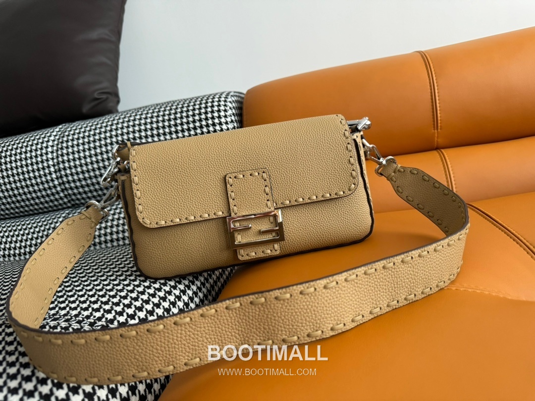 Fendi Baguette Medium Cuoio Romano Leather Bag 펜디 바게트 미디엄 쿠오이오 로마노 레더 백 27cm 1
