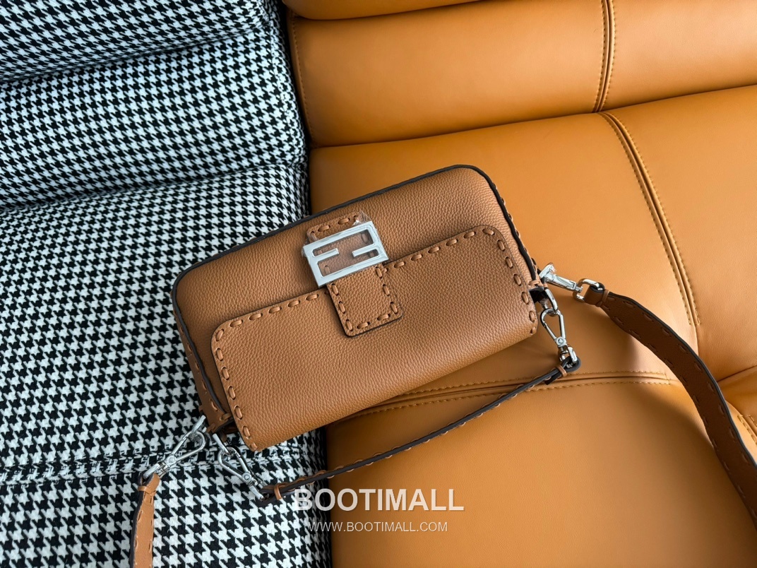 Fendi Baguette Medium Cuoio Romano Leather Bag 펜디 바게트 미디엄 쿠오이오 로마노 레더 백 27cm 6