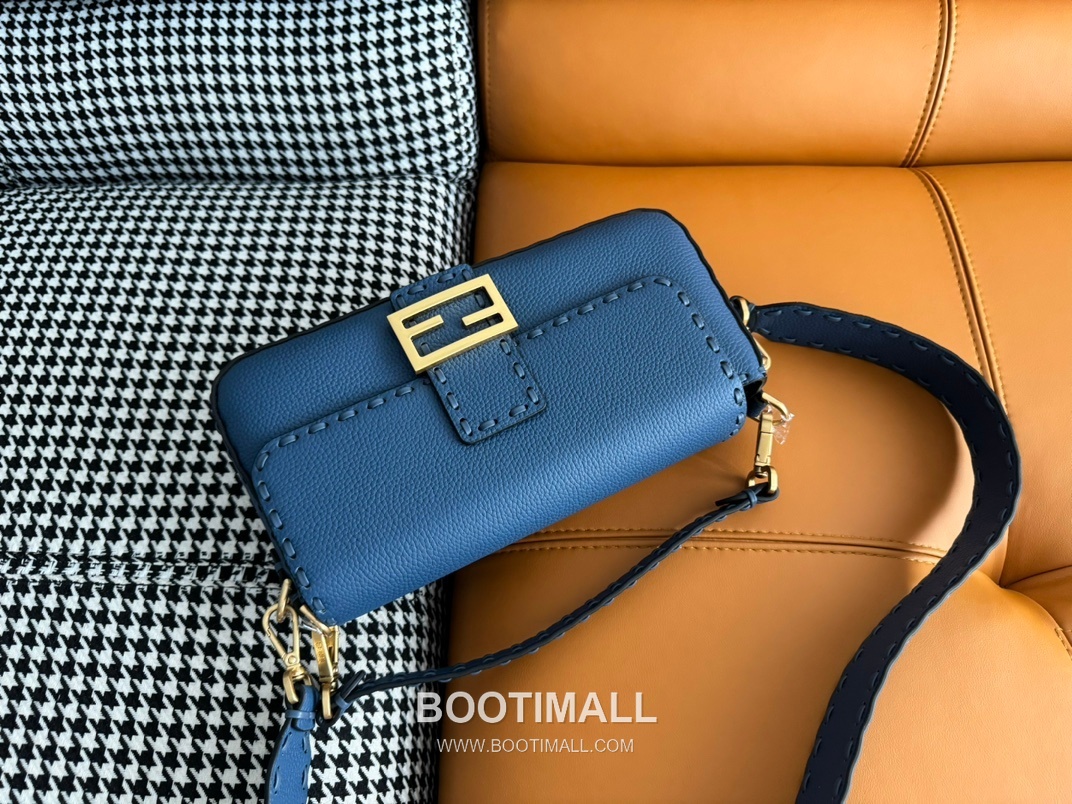 Fendi Baguette Medium Cuoio Romano Leather Bag 펜디 바게트 미디엄 쿠오이오 로마노 레더 백 27cm 18