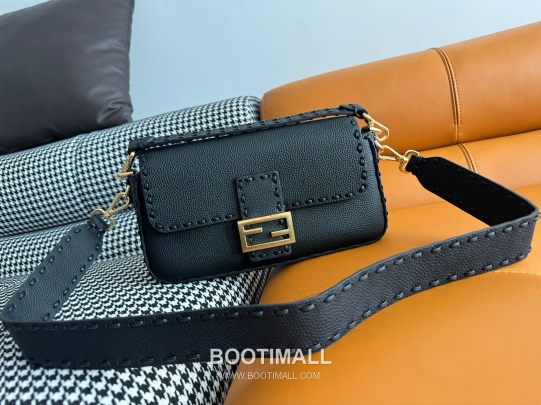 Fendi Baguette Medium Cuoio Romano Leather Bag 펜디 바게트 미디엄 쿠오이오 로마노 레더 백 27cm 1